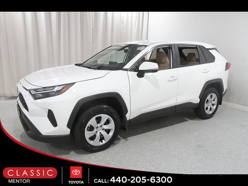 Certified 2025 Toyota RAV4 LE AWD/4WD image 3