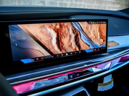 New 2025 BMW 760i xDrive w/ Executive Package image 16