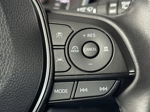 Used 2025 Toyota Corolla SE w/ SE Package FWD image 32