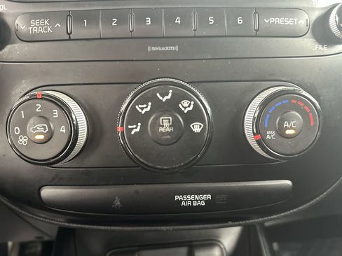 Used 2018 Kia Soul image 23