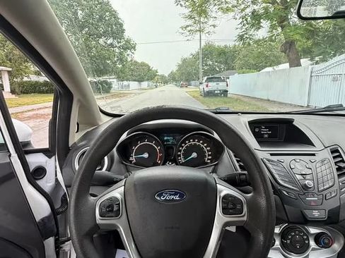 Used 2019 Ford Fiesta SE FWD image 9