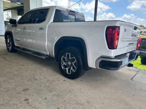 Used 2023 GMC Sierra 1500 SLT w/ SLT Premium Package RWD image 5