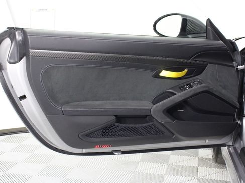 Certified 2025 Porsche 718 Cayman GT4 RS RWD image 19