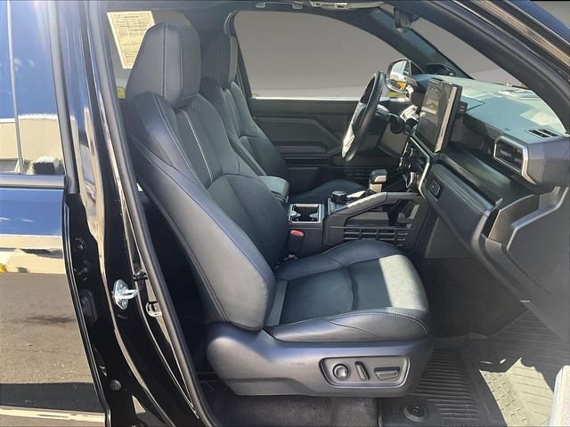 Used 2025 Toyota 4Runner Limited AWD/4WD image 7