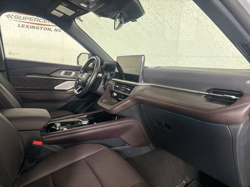 Used 2025 Ford Explorer Platinum w/ LUX Leather Package image 28