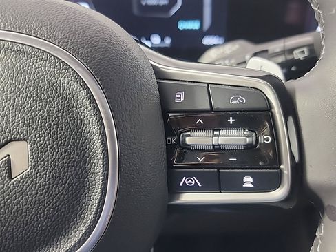 Used 2026 Kia Carnival SX FWD image 29