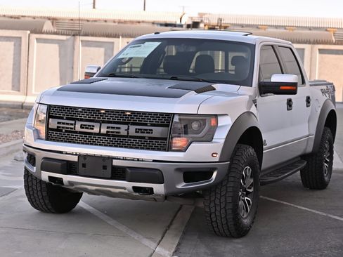 Used 2014 Ford F150 Raptor w/ Equipment Group 801A Luxury AWD/4WD image 11