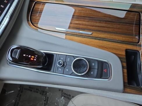 Used 2021 Cadillac Escalade ESV Premium Luxury Platinum AWD/4WD image 26