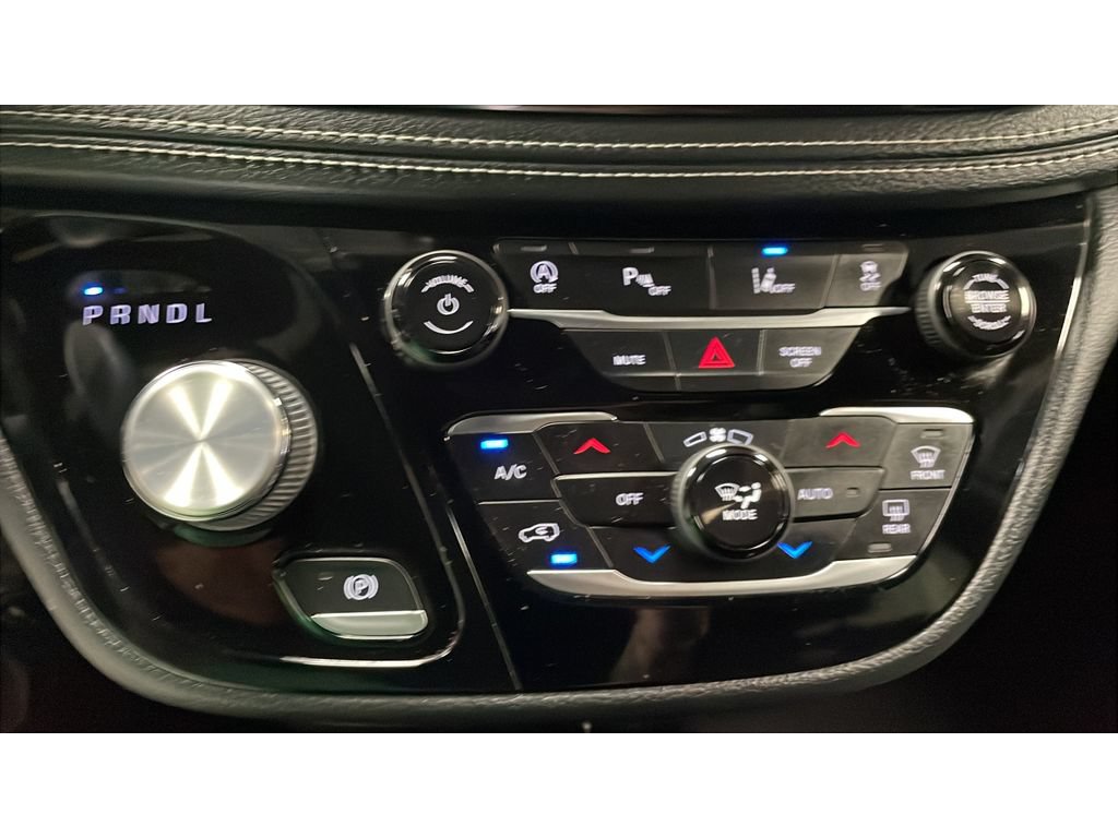 Used 2022 Chrysler Pacifica Touring-L w/ S Appearance Package AWD/4WD image 14