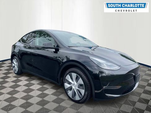 Used 2023 Tesla Model Y Long Range AWD/4WD image 3