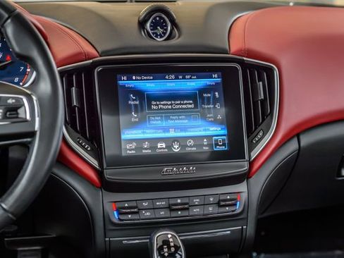 Used 2018 Maserati Ghibli image 31