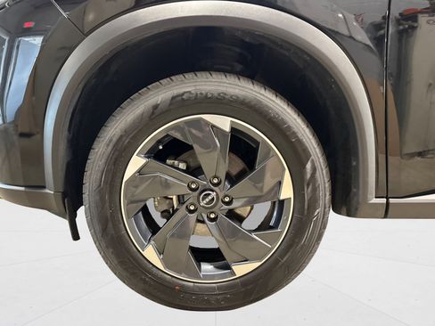 Used 2025 Nissan Rogue SV image 46