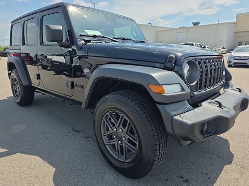 Used 2024 Jeep Wrangler Unlimited Sport AWD/4WD image 3