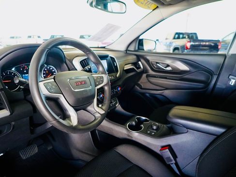 Used 2023 GMC Terrain SLE w/ Driver Convenience Package image 7