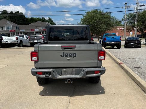 Used 2021 Jeep Gladiator Sport AWD/4WD image 7