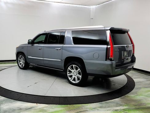 Used 2019 Cadillac Escalade ESV Premium Luxury AWD/4WD image 7