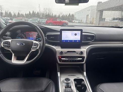 Used 2023 Ford Explorer XLT w/ Equipment Group 202A image 13