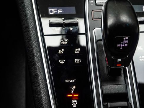 Used 2021 Porsche Panamera w/ Premium Package RWD image 24