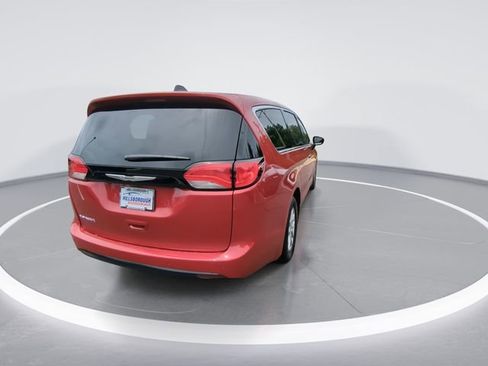 New 2026 Chrysler Voyager LX image 7