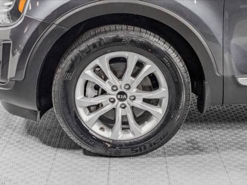 Used 2020 Kia Telluride LX FWD image 36
