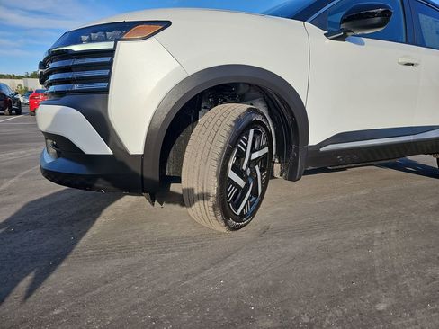 New 2026 Nissan Kicks SV w/ SV Premium Package FWD image 35