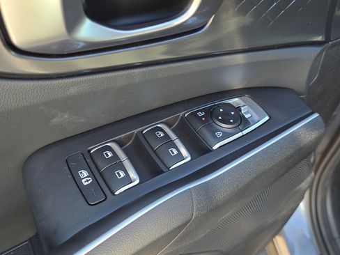 Certified 2025 Kia Sorento S image 21