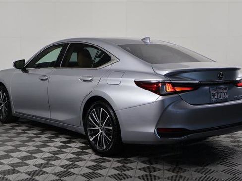 Certified 2023 Lexus ES 300h w/ Premium Package image 6