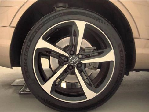 Used 2019 Audi Q7 3.0T Prestige AWD/4WD image 16