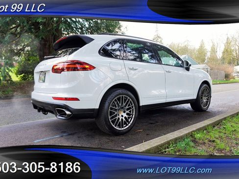 Used 2017 Porsche Cayenne Platinum Edition image 9