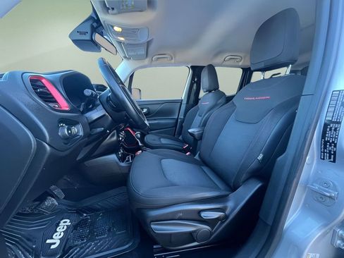 Used 2017 Jeep Renegade Trailhawk image 15