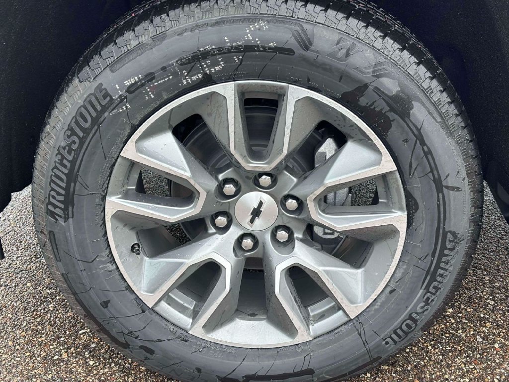 New 2026 Chevrolet Silverado 1500 RST w/ LPO, Dark Essentials Package AWD/4WD image 27