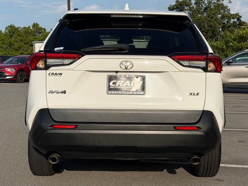 Used 2022 Toyota RAV4 XLE FWD image 6