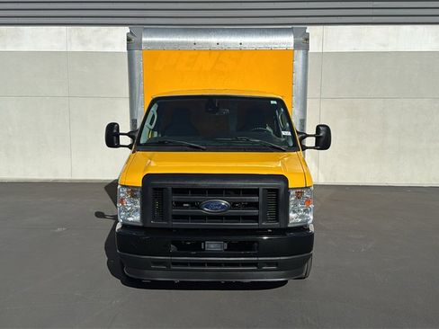 Certified 2022 Ford E-350 and Econoline 350 Super Duty image 2