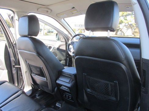 Used 2018 Land Rover Discovery Sport HSE image 37