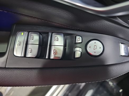 Used 2021 BMW X7 xDrive40i w/ Parking Assistance Package AWD/4WD image 30