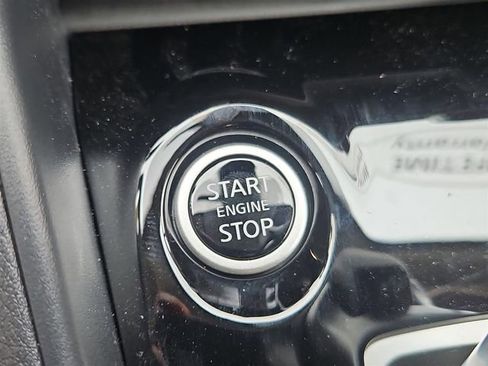 New 2025 Nissan Versa SR w/ Trunk Package image 9