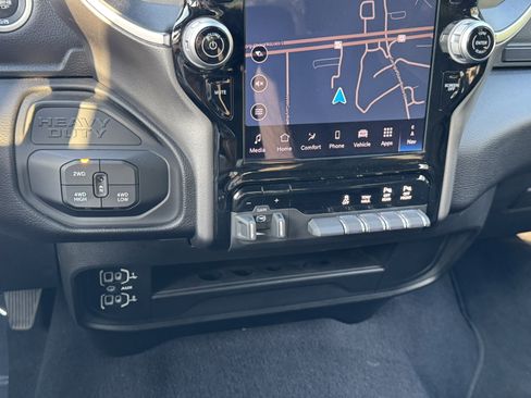 Certified 2025 RAM 2500 Big Horn AWD/4WD image 29