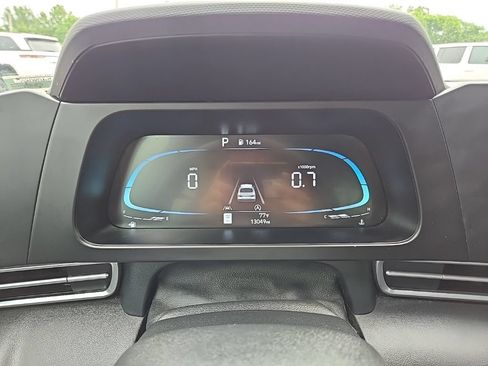 Used 2025 Hyundai Elantra SE FWD image 44