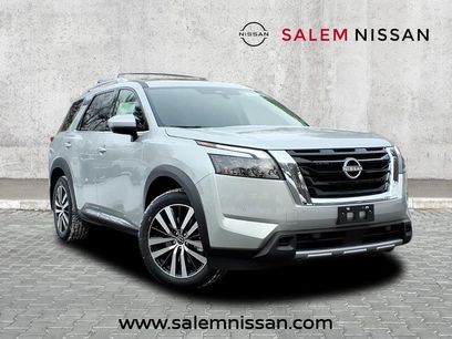 New 2025 Nissan Pathfinder Platinum w/ Cargo Package