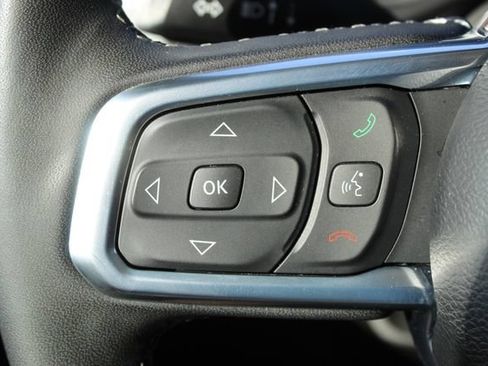 Used 2025 Jeep Wrangler Unlimited Sahara AWD/4WD image 19