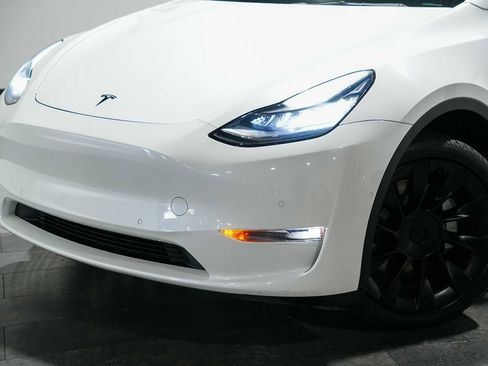 Used 2021 Tesla Model Y Long Range AWD/4WD image 10