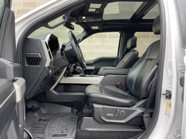 Used 2018 Ford F150 Lariat w/ Equipment Group 502A Luxury AWD/4WD image 13