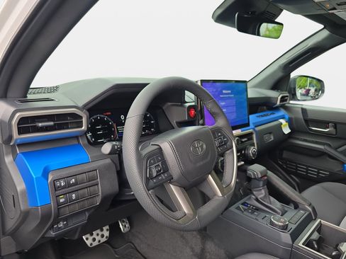 Used 2025 Toyota Tacoma TRD Sport RWD image 16