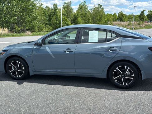 Used 2025 Nissan Sentra SV FWD image 10