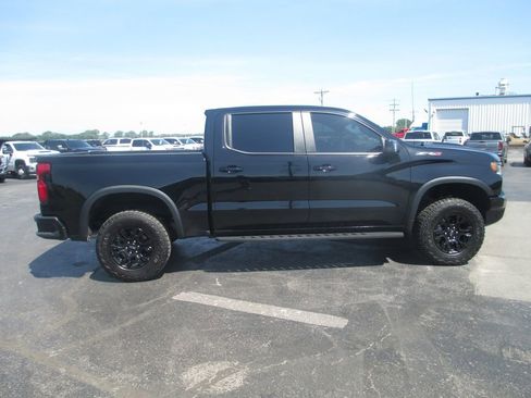 Used 2023 Chevrolet Silverado 1500 ZR2 w/ Technology Package AWD/4WD image 5