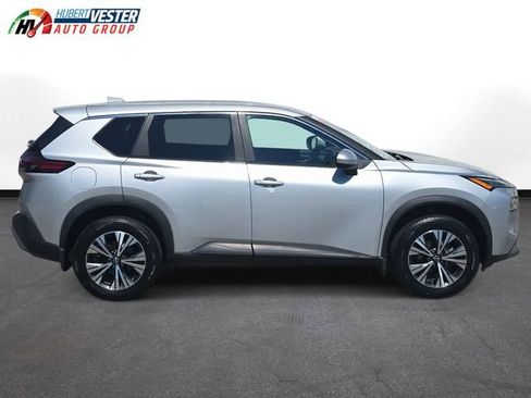 Used 2023 Nissan Rogue SV image 6