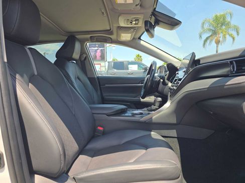 Used 2022 Toyota Camry XSE w/ Navigation Upgrade Package FWD image 10