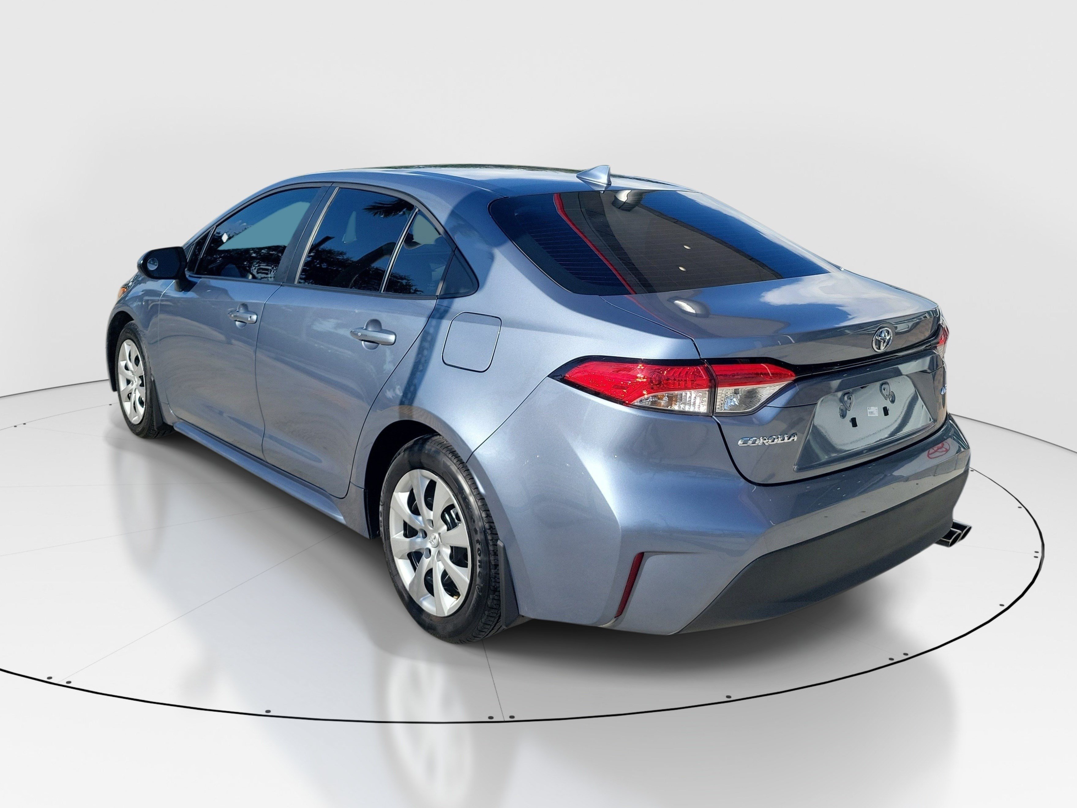 Used 2025 Toyota Corolla LE FWD image 5