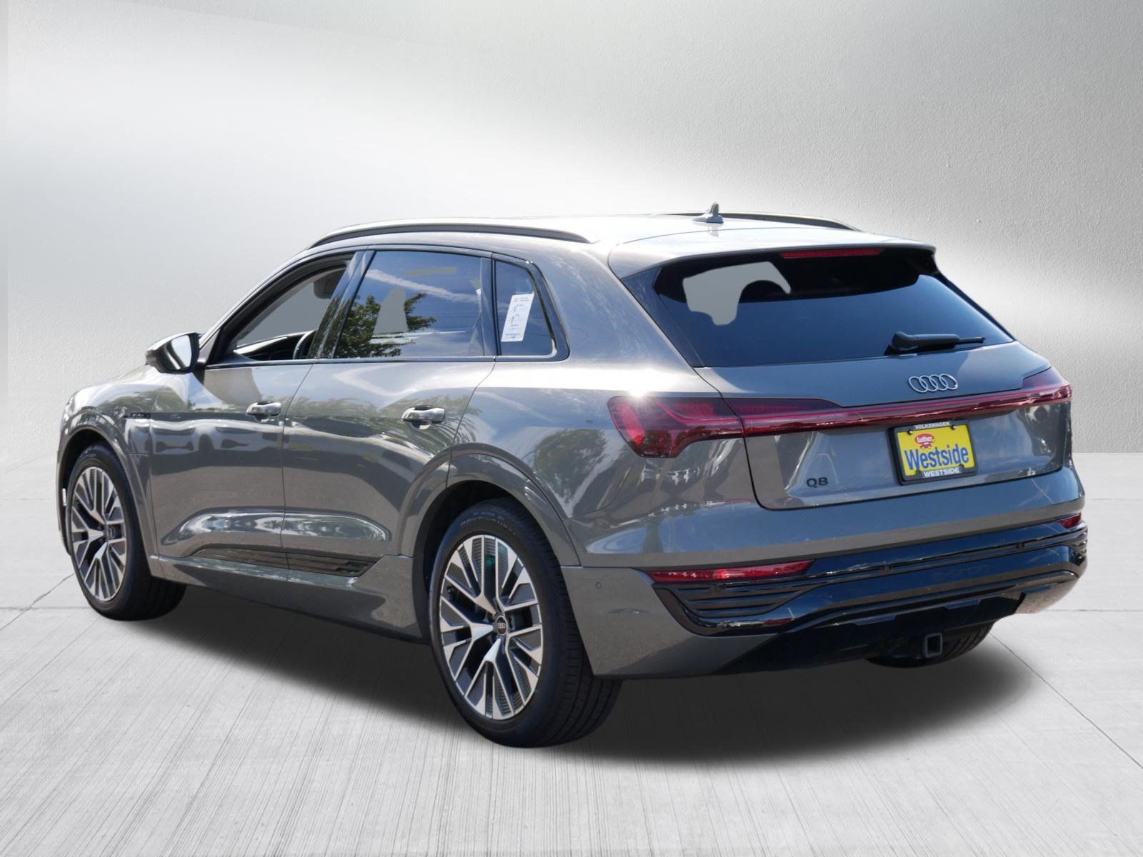 Used 2024 Audi Q8 e-tron Premium Plus w/ Premium Plus Package AWD/4WD image 5