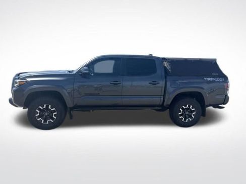 Used 2022 Toyota Tacoma TRD Sport w/ TRD Premium Sport Package image 2